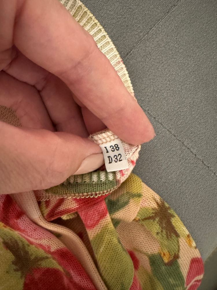 Blumarine Ensemble jupe et cardigan avec ceinture en cadeau