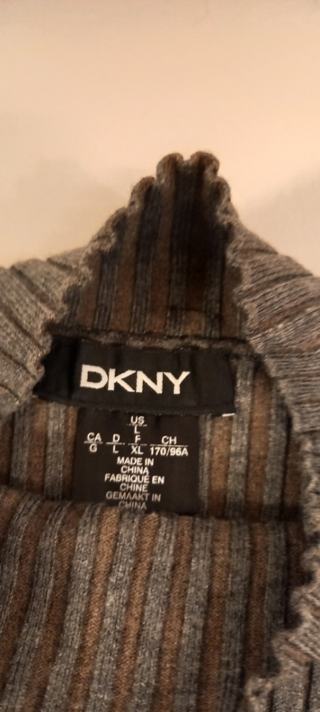 DKNY Col roulé  manches courtes