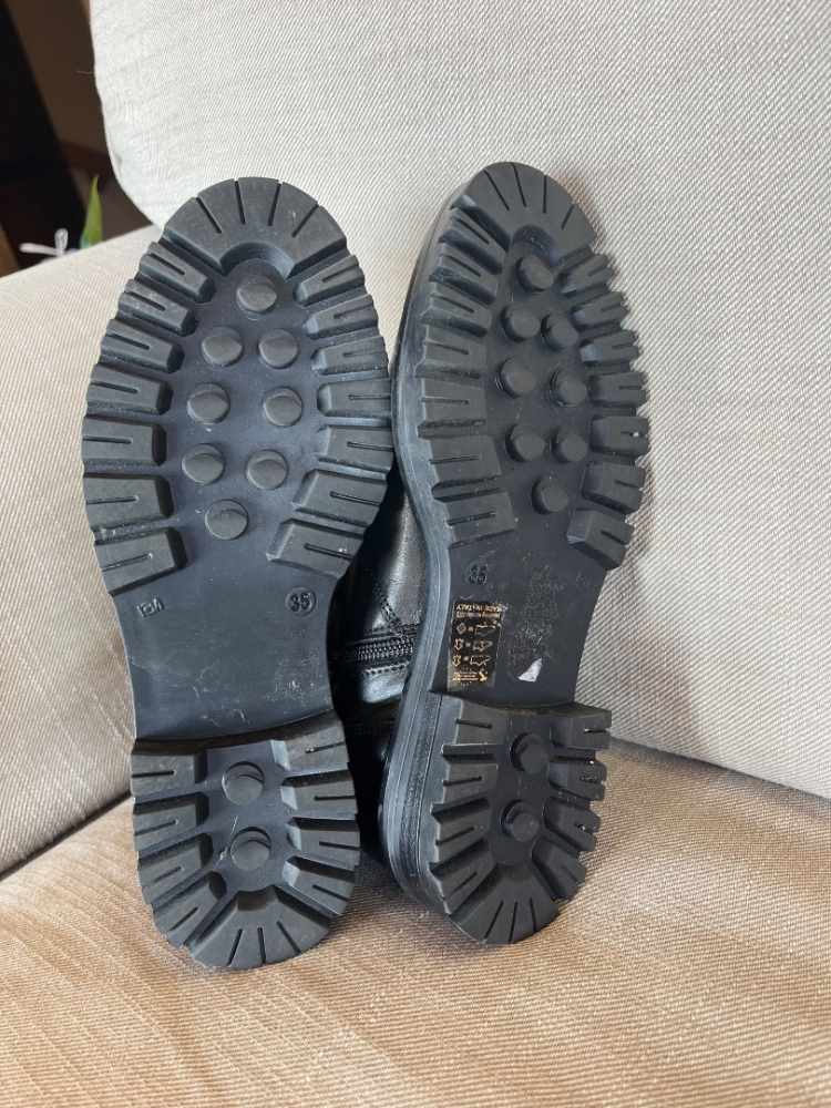 Minelli Gold buckle boots