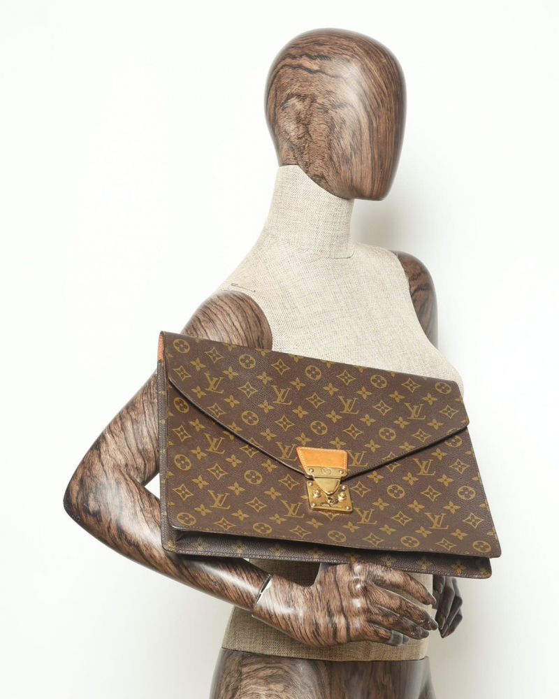 Louis Vuitton Monogram Mark Folder