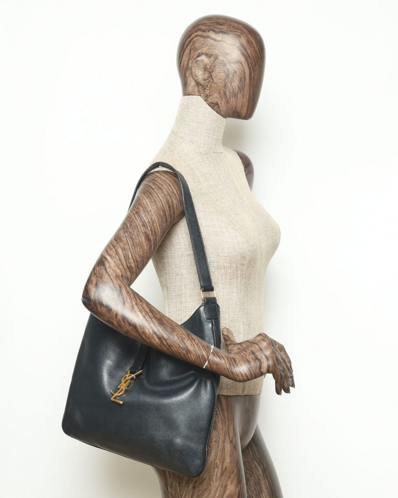 Saint Laurent Monogramme Medium Hobo Bag