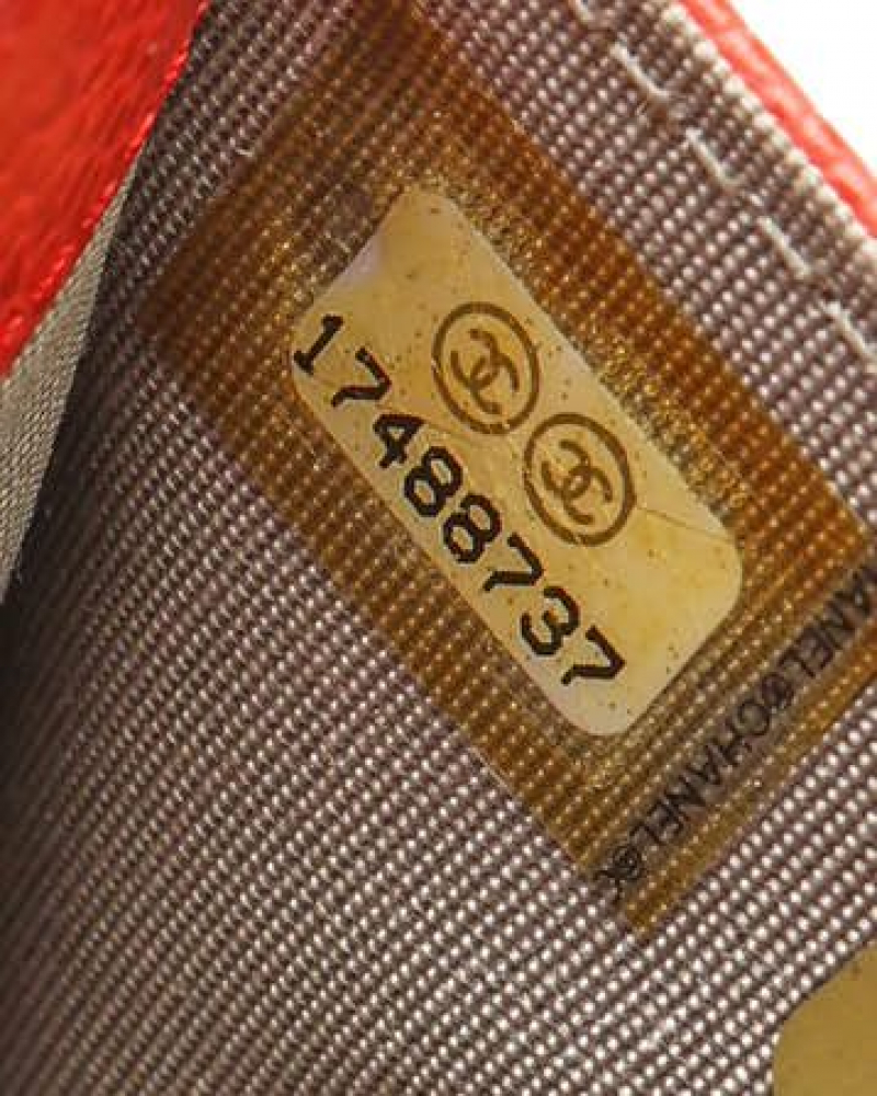 Chanel Coco Mark Caviar Card Holder