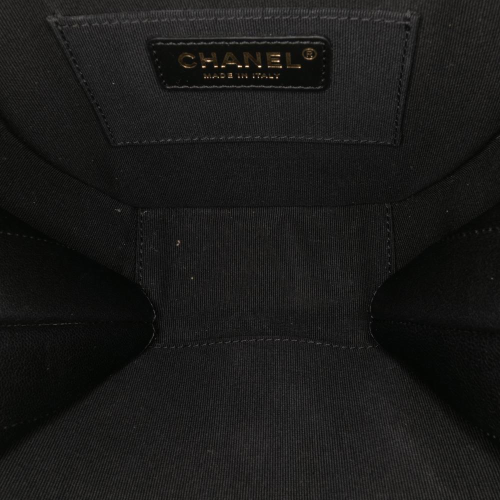 Chanel Black Quilted Lambskin Oval Logo Chain Top Handle Round Clutch on Chain Italy