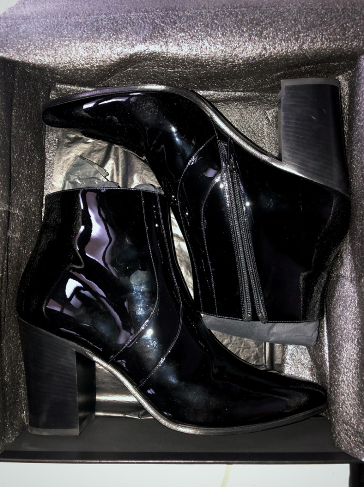 Saint Laurent Bottines en cuir verni 90