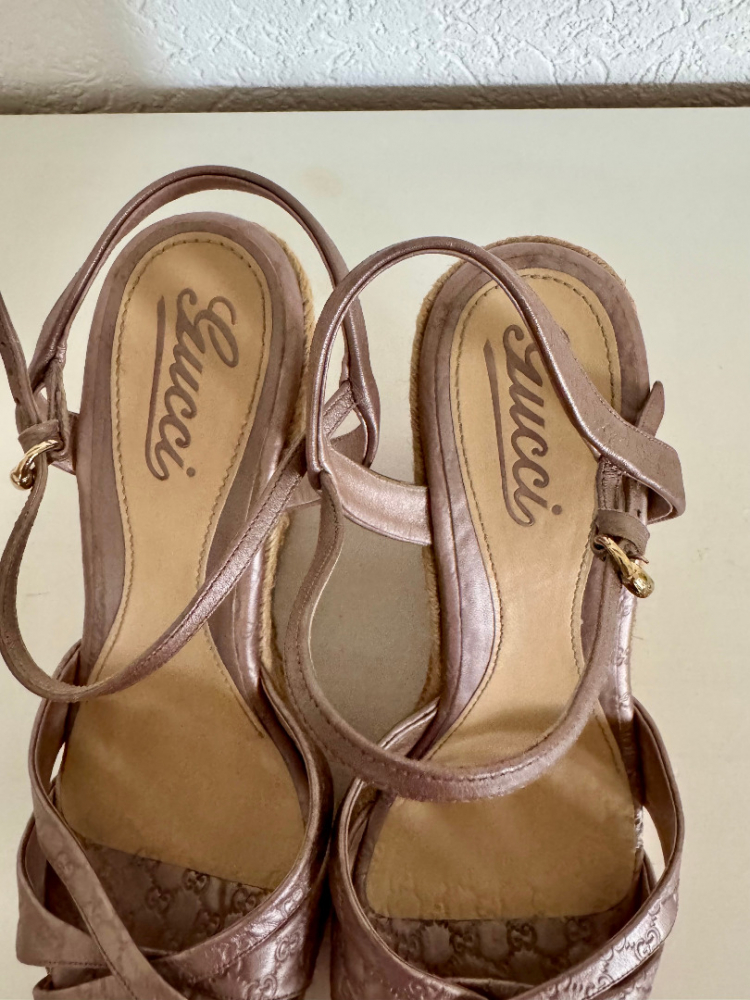 Gucci Leather sandals