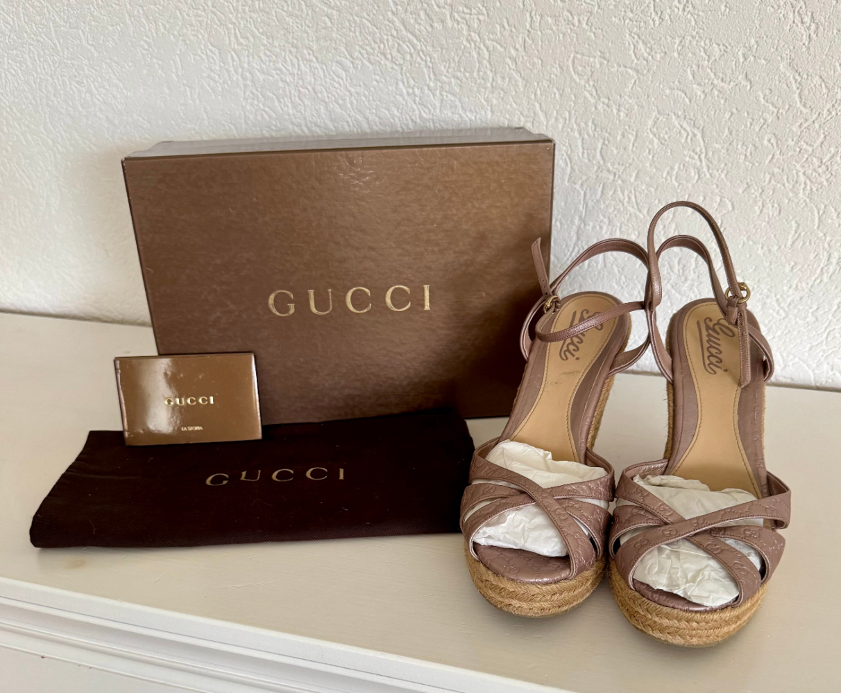 Gucci Leather sandals