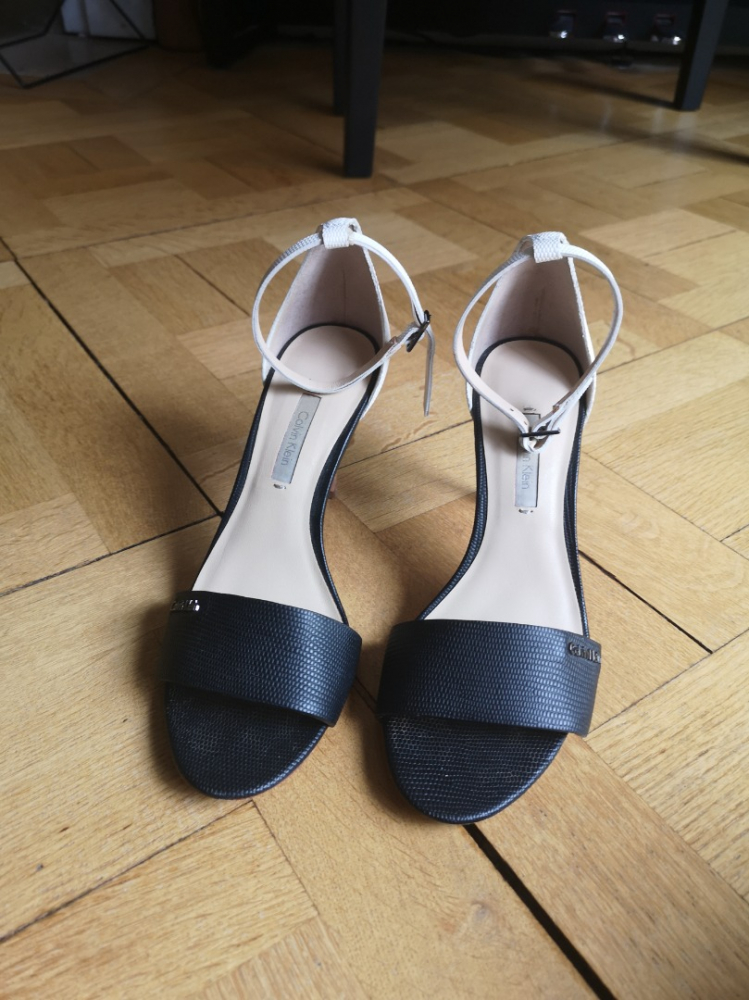 Calvin Klein Schwarz und weiß