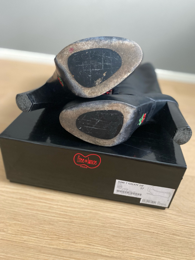 Free Lance Stiefel mit Schnürsenkeln und Absätzen