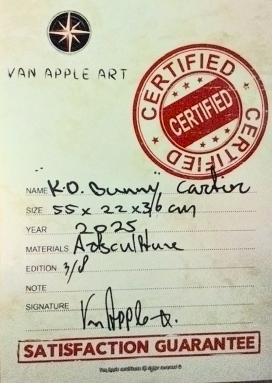 Van Apple Art K.O Bunny Carrier Van Apple statue
