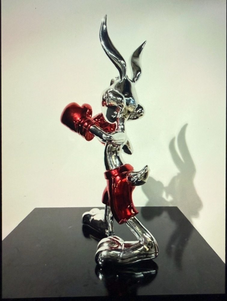 Van Apple Art K.O Bunny Carrier Van Apple statue