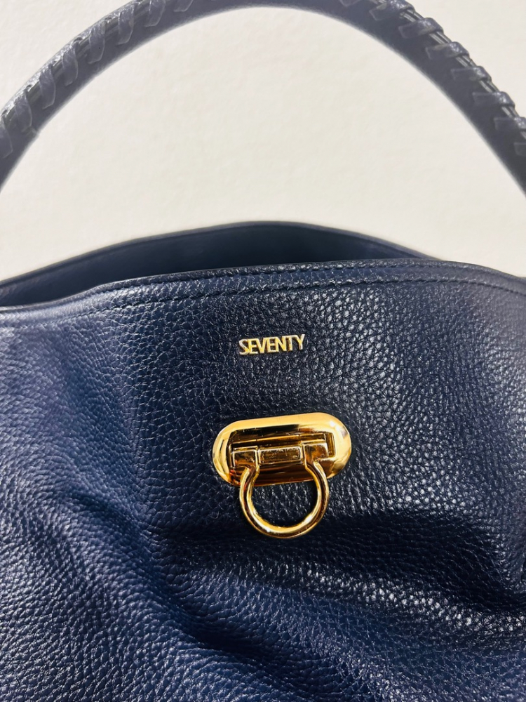 Seventy Hand- oder Schultertasche