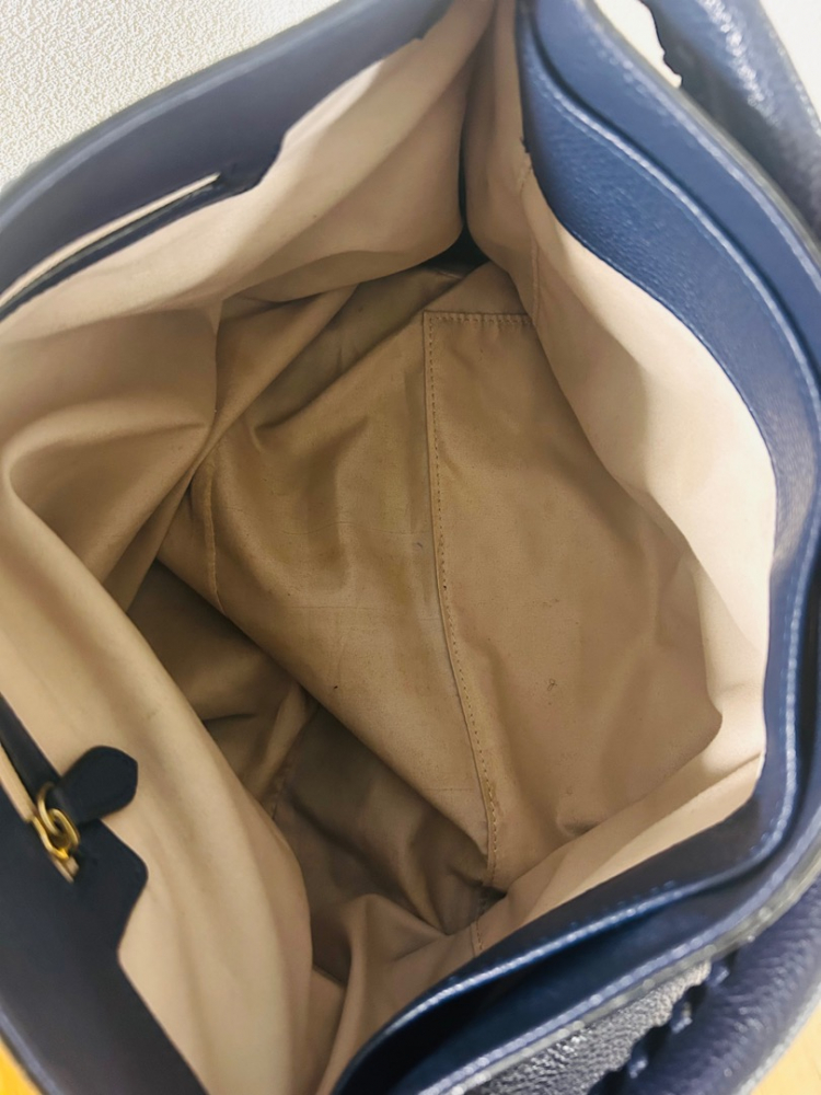 Seventy Hand- oder Schultertasche