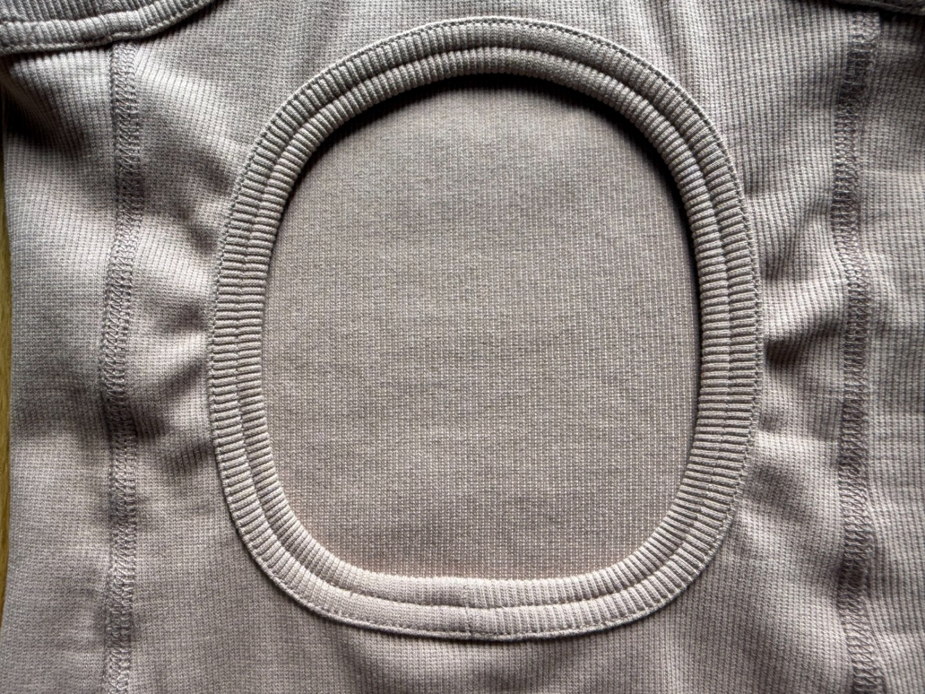 Tibi Tank-Bodysuit mit offenem Rücken und Racerback!