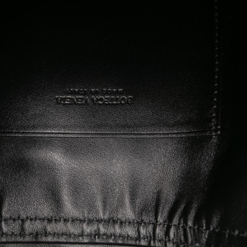 Bottega Veneta AB Bottega Veneta Black Calf Leather skin Intrecciato Solstice Phone Pouch Italy