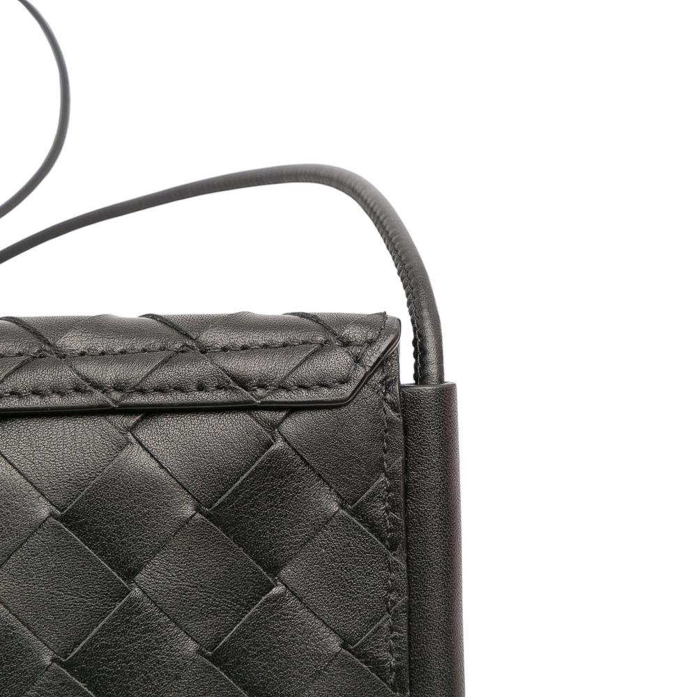Bottega Veneta AB Bottega Veneta Black Calf Leather skin Intrecciato Solstice Phone Pouch Italy