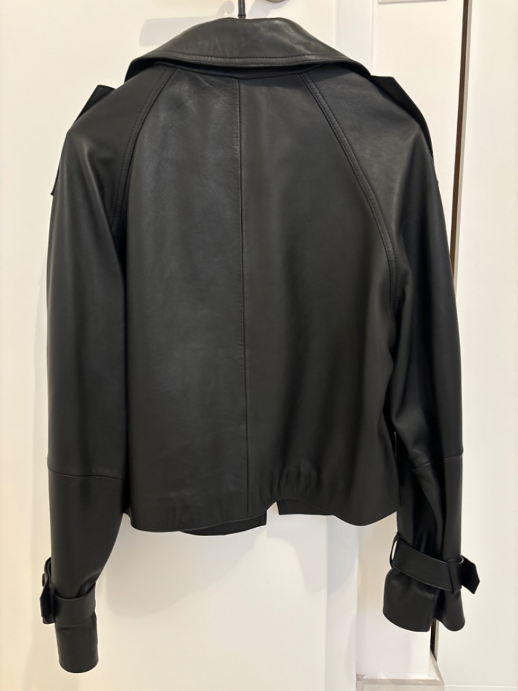 Massimo Dutti Kurzer Trenchcoat aus Leder