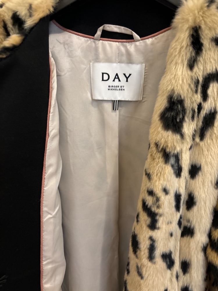 DAY Birger et Mikkelsen Veste en fausse fourrure léopard
