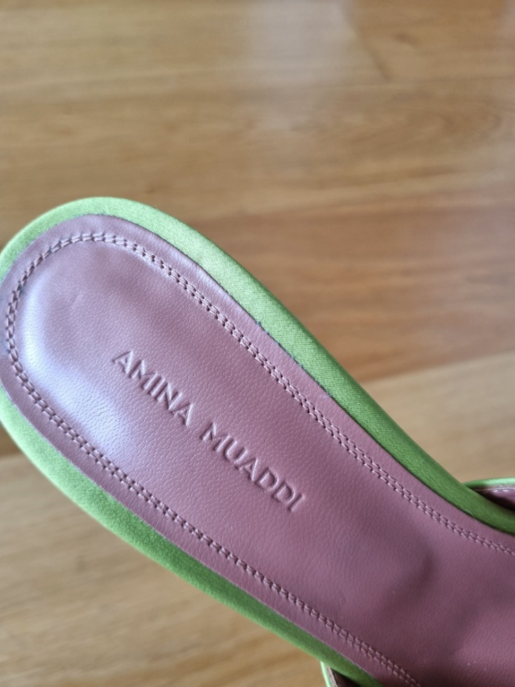 Amina Muaddi Pantozfle Lupita