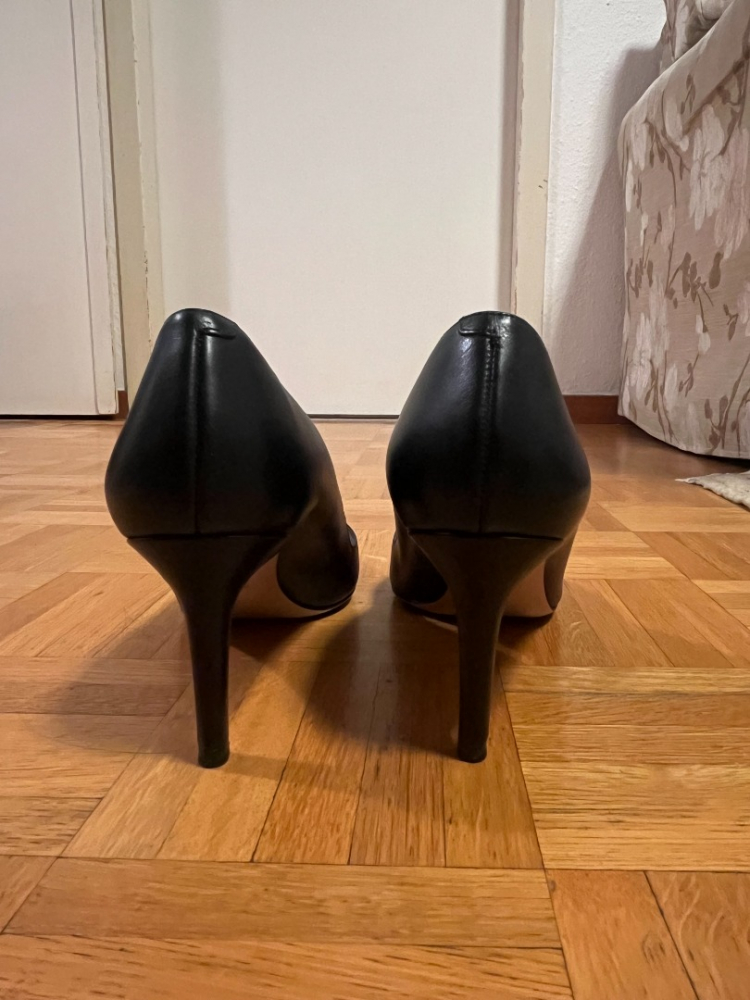 Hugo Boss Black pumps