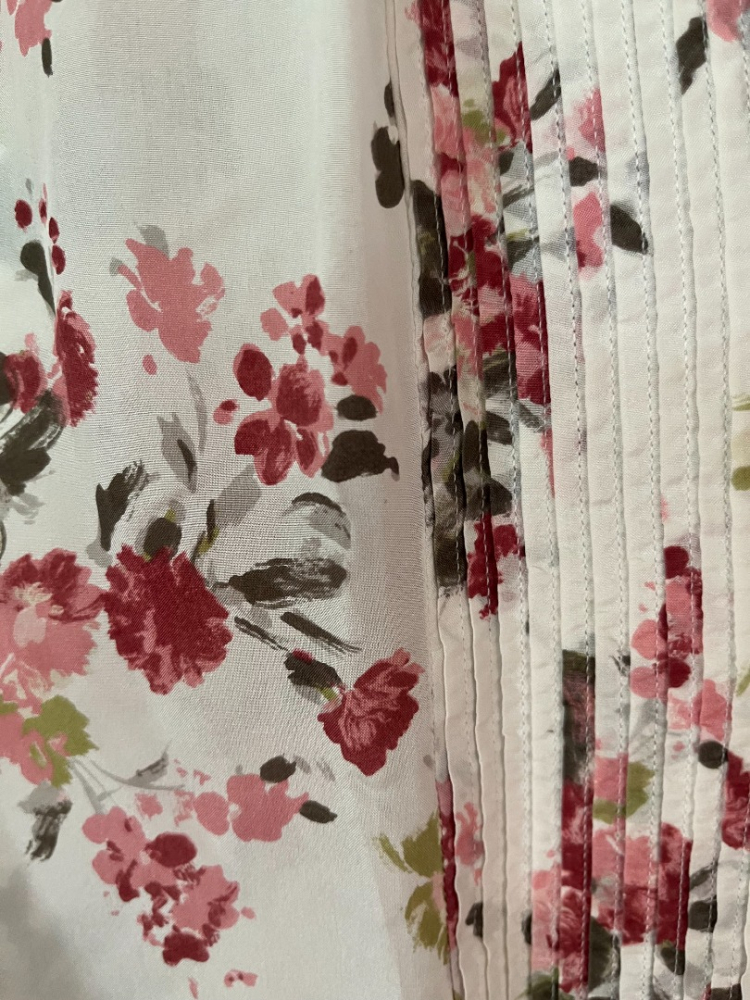 Massimo Dutti Ärmelloses Top aus geblümter Seide