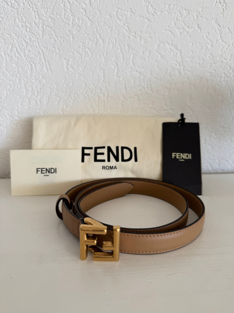 Fendi Ceinture en cuir avec logo FF