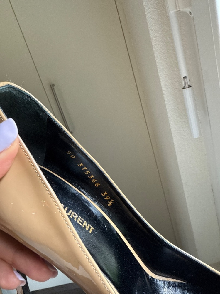 Saint Laurent Talons Anja en cuir verni beige