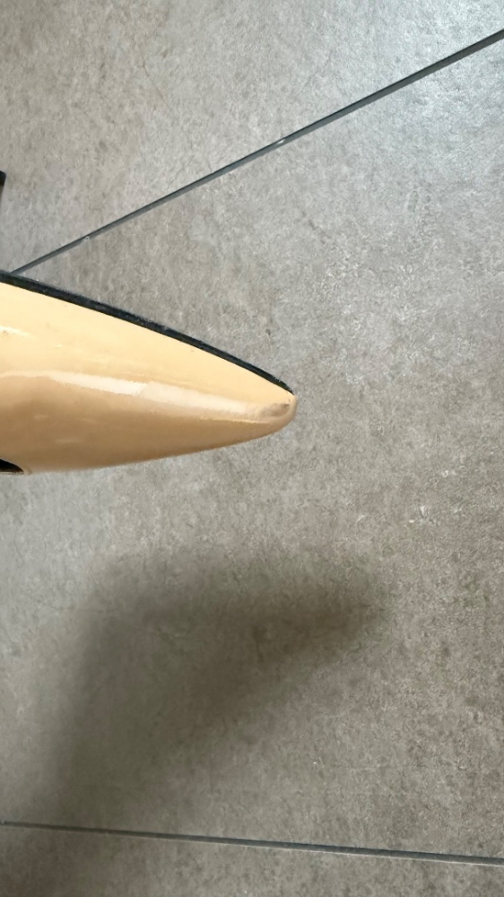 Saint Laurent Talons Anja en cuir verni beige