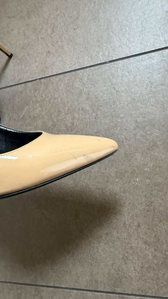 Saint Laurent Talons Anja en cuir verni beige