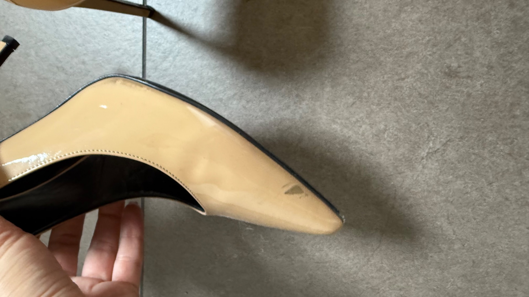 Saint Laurent Talons Anja en cuir verni beige