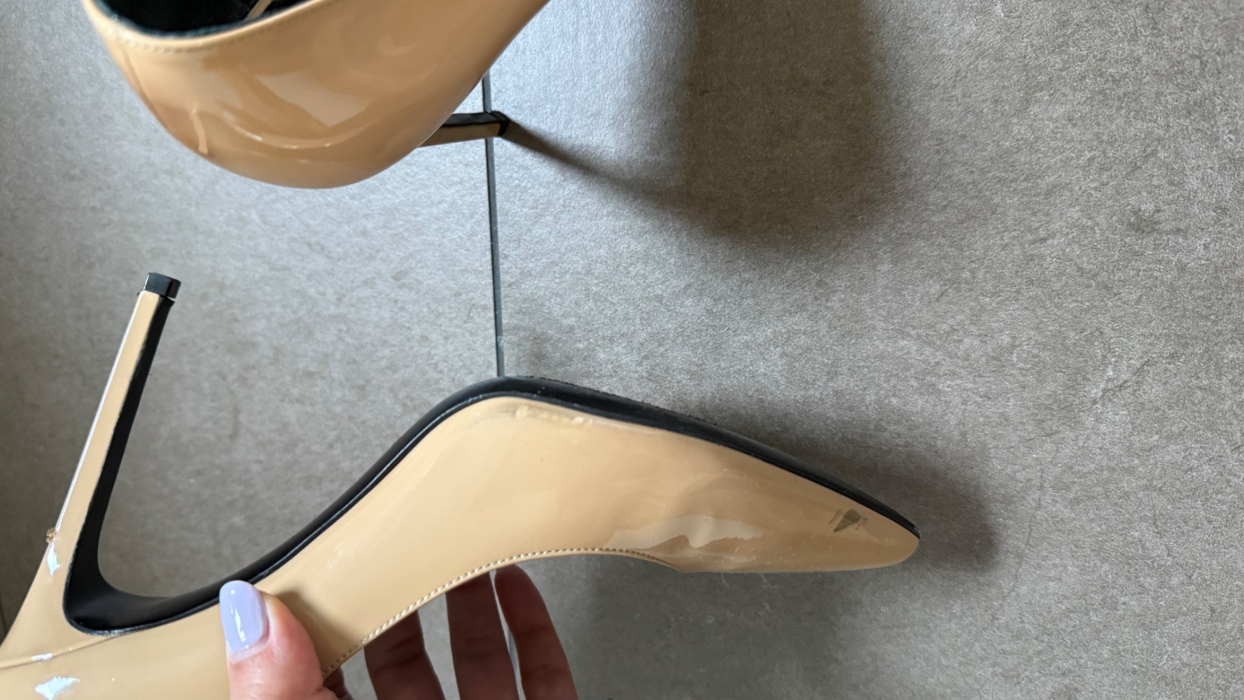 Saint Laurent Talons Anja en cuir verni beige