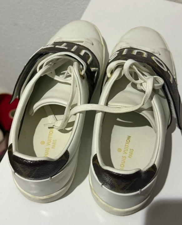 Louis Vuitton Basquets en cuir FrontRow