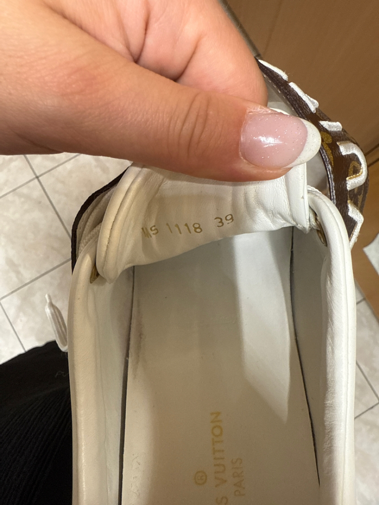 Louis Vuitton Basquets en cuir FrontRow