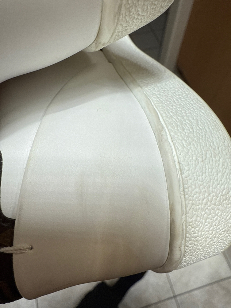 Louis Vuitton Basquets en cuir FrontRow