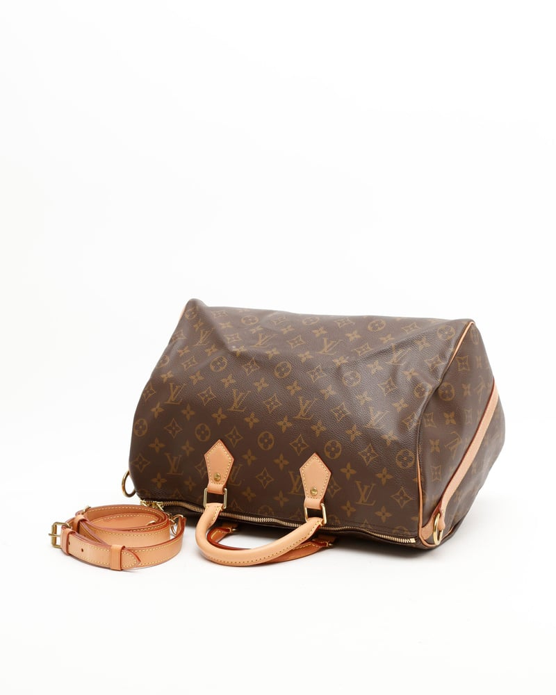 Louis Vuitton Monogram Speedy Bandoulière 35 Bag