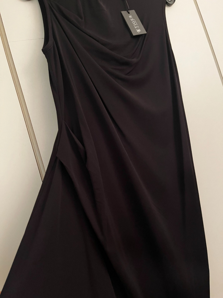 Tiger Of Sweden Robe noire cintrée / Kimia Style