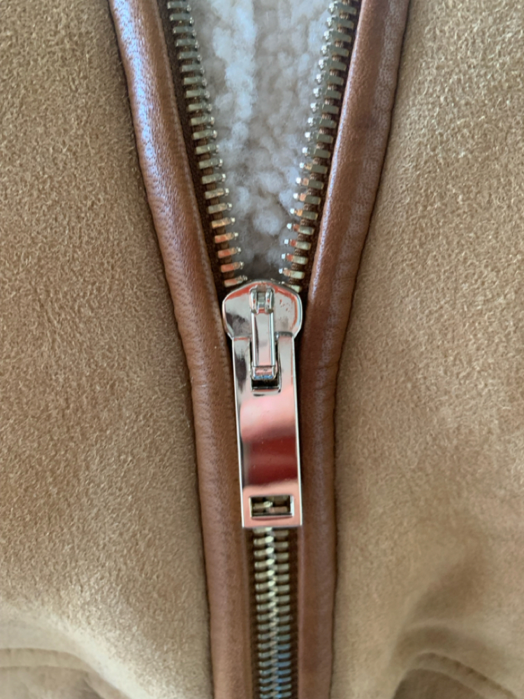 Massimo Dutti Manteau en daim doublé de fourrure d'agneau