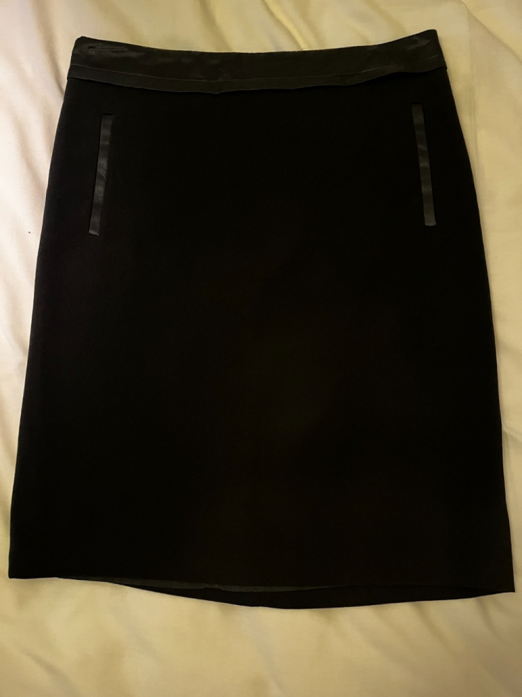 123 Paris Black pencil skirt with satin details