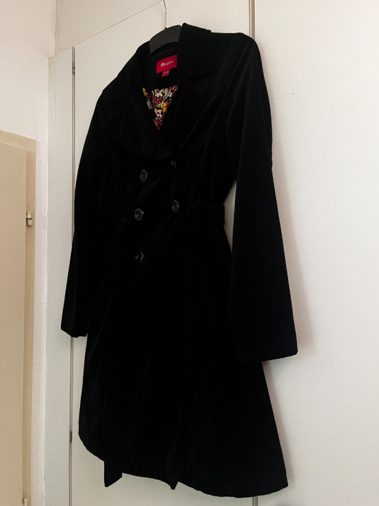 MONSOON Schwarzer Samtmantel