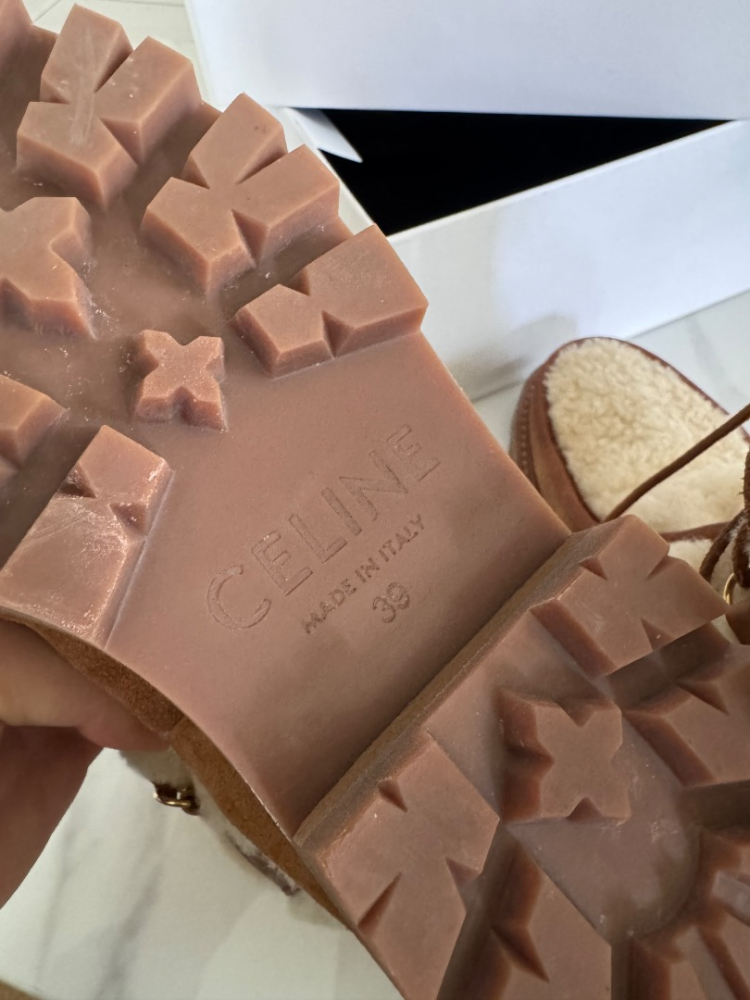 Celine Bottes en shearling