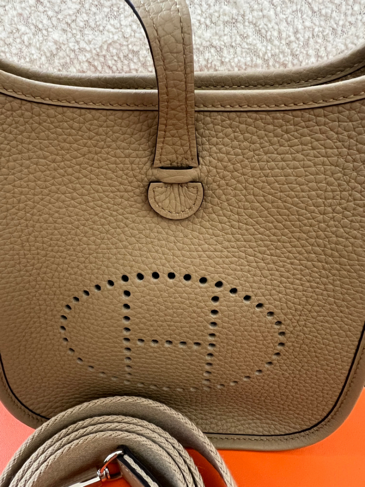 Hermès Mini Evelyne 16