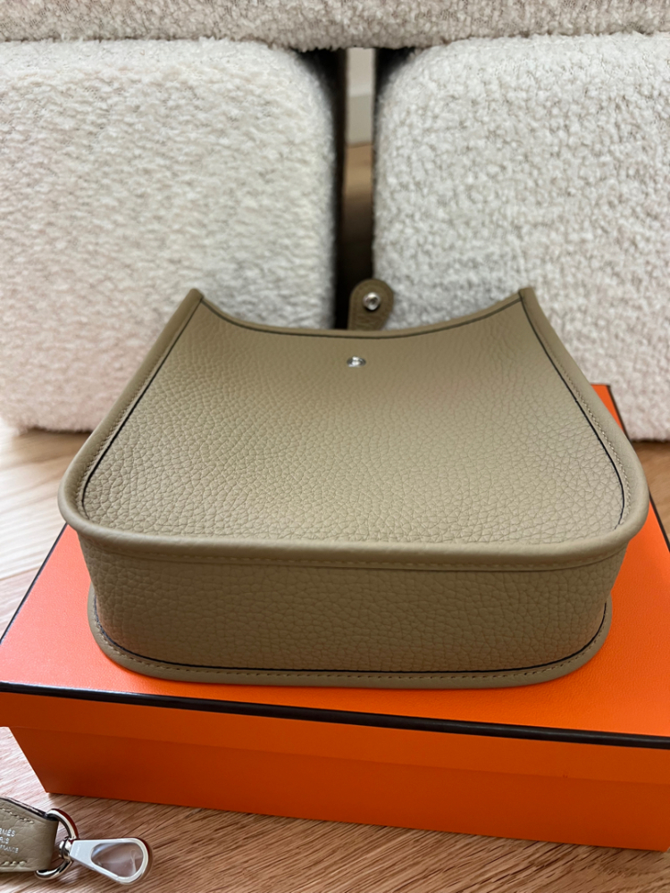 Hermès Mini Evelyne 16