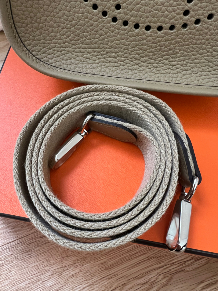 Hermès Mini Evelyne 16
