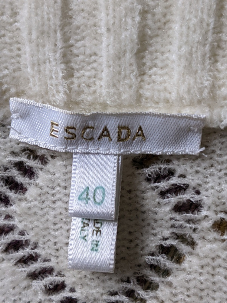 Escada Weiche und leichte Eierschalen-Strickjacke 36