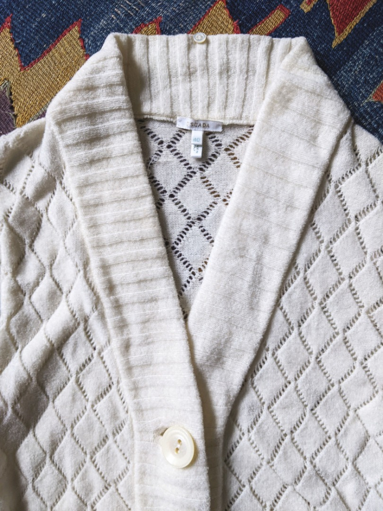 Escada Weiche und leichte Eierschalen-Strickjacke 36