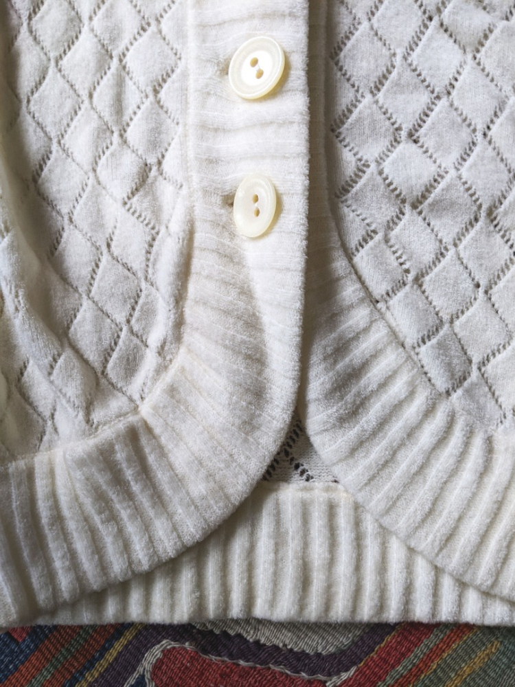 Escada Weiche und leichte Eierschalen-Strickjacke 36