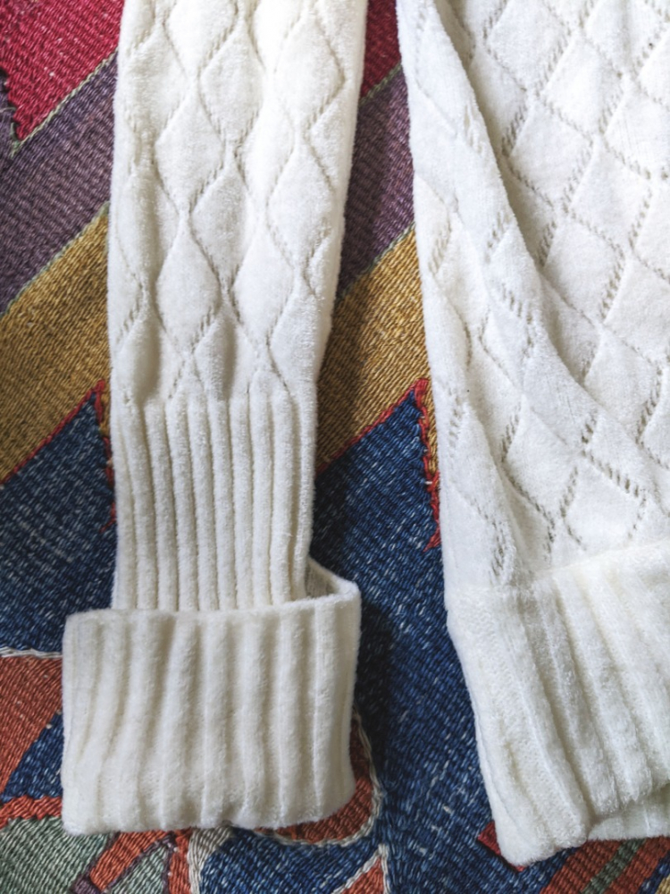 Escada Weiche und leichte Eierschalen-Strickjacke 36