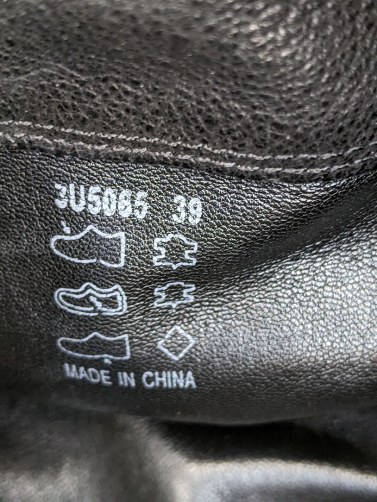 Prada Black leather flat boots, used look 39