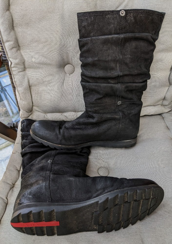 Prada Black leather flat boots, used look 39