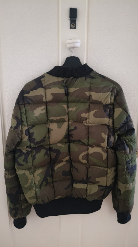 Canada Goose The Fraser Bomber reversible jacket Black label