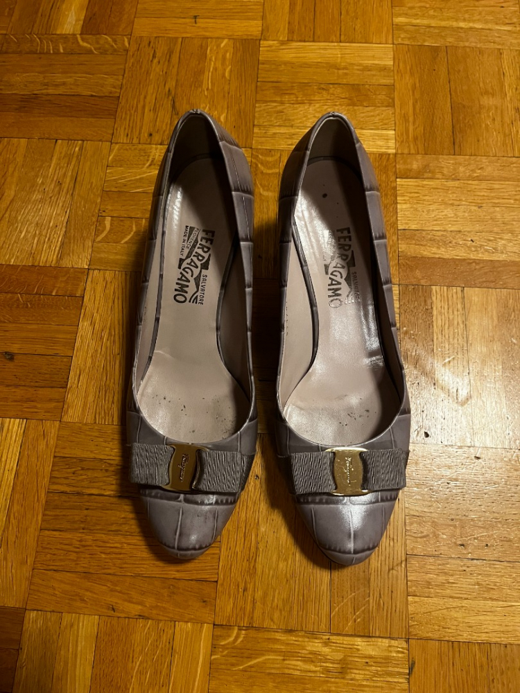 Ferragamo Vera bow pumps / mid-heel